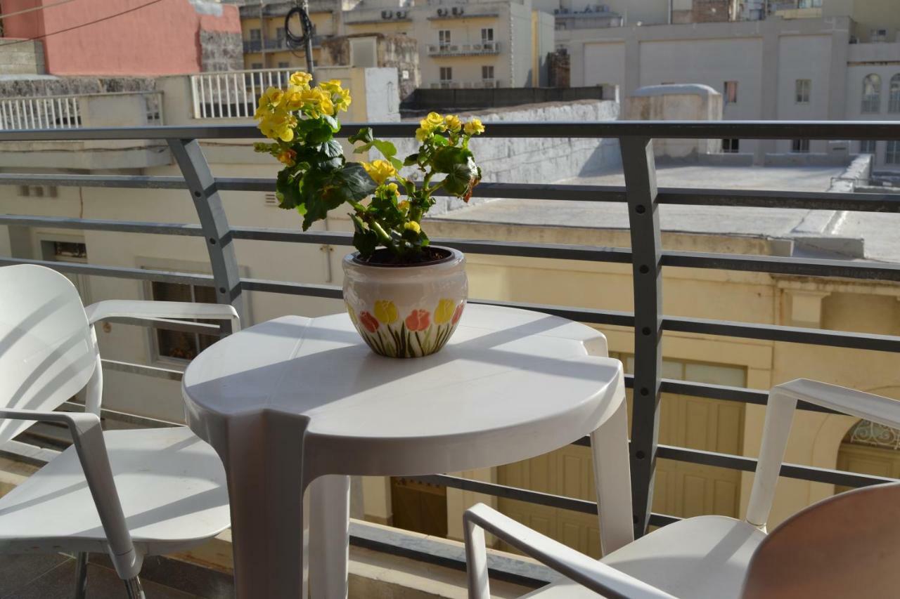 Mellieha Town Centre Bright & Spacious 3 Bedroom Apartment Exterior photo
